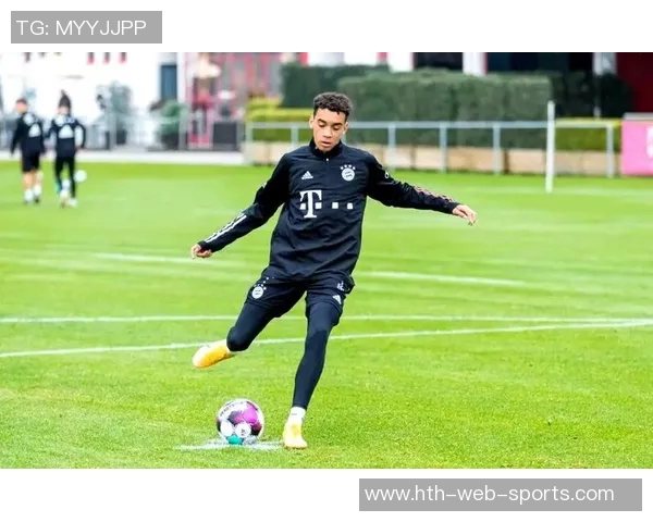 拜仁球员1月3日进行体能测试穆西亚拉提前一天训练展现拼搏精神